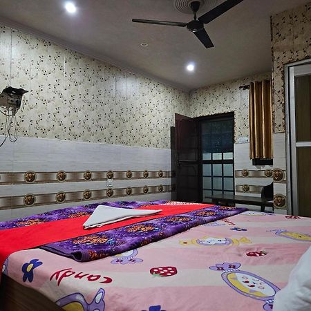Hotel Chitrarth & Party Lawn Haldwāni Chambre photo