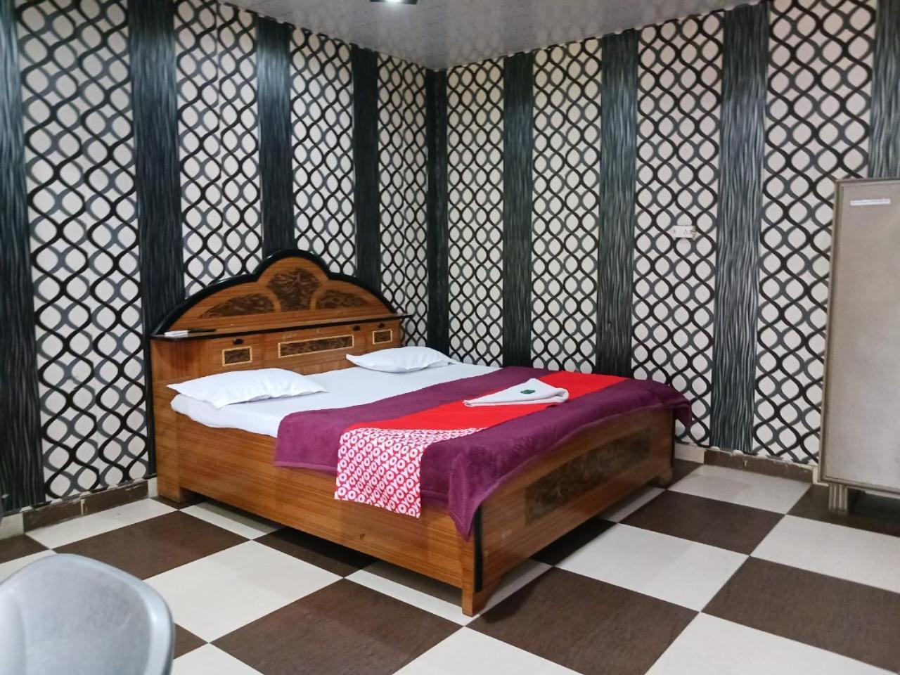Hotel Chitrarth & Party Lawn Haldwāni Chambre photo